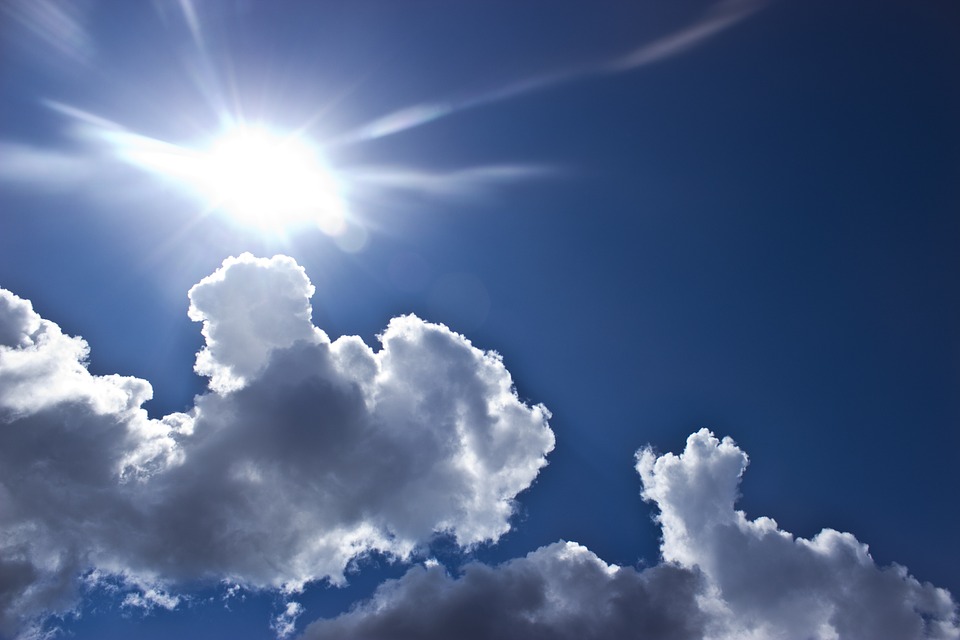 Meteo weekend: sole e temperature miti, rischio nebbia | Previsioni Lombardia