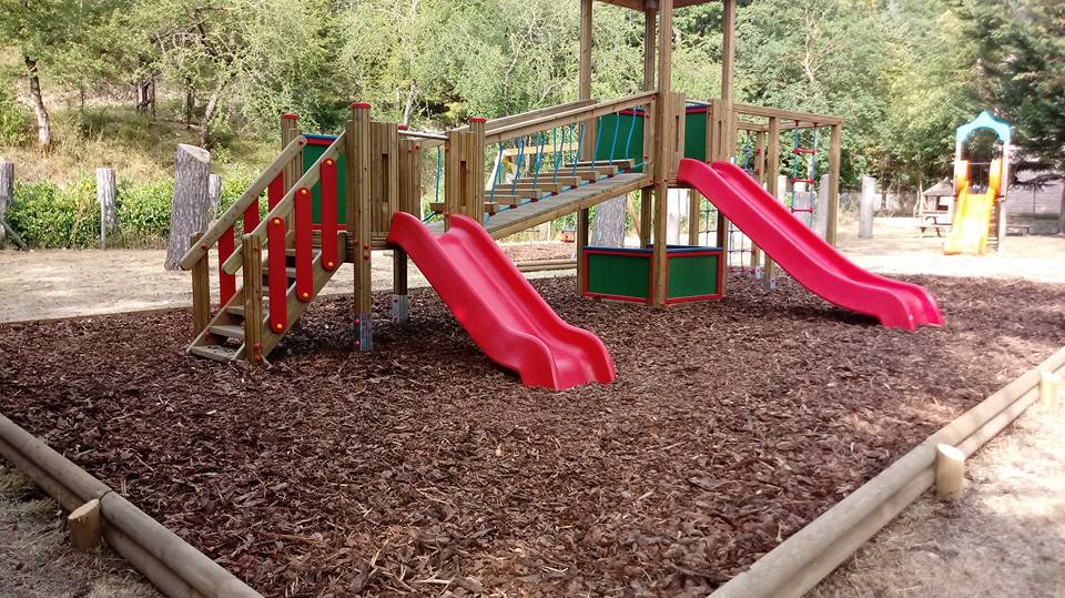 Villa di Tirano ricostruisce il parco giochi di Ussita