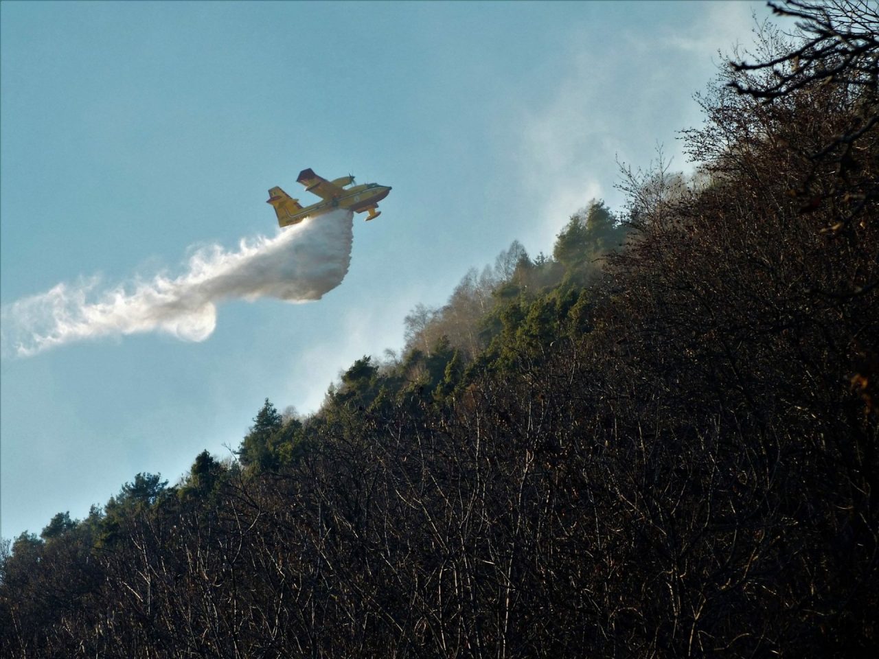 Appalti Canadair: l’indagine tocca anche Colico