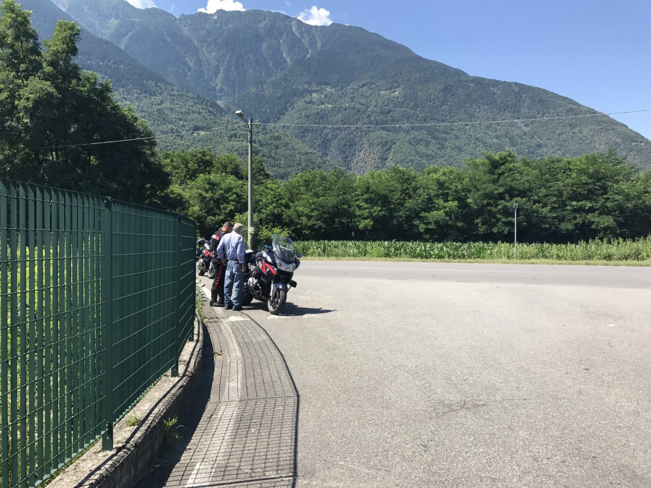 Scontro tra auto e bicicletta a Fusine