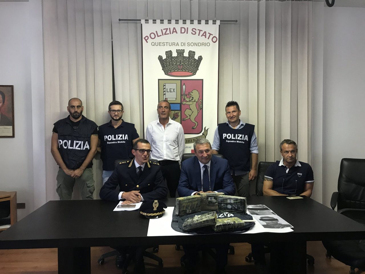 Presi con cinque chili di droga