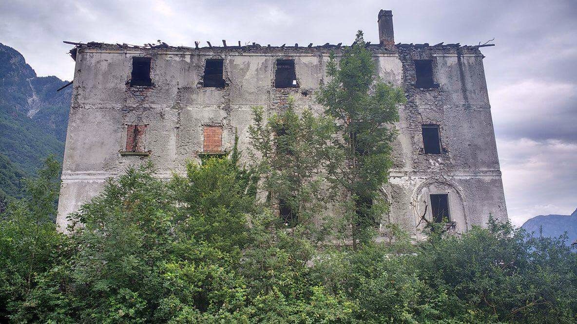 Casa di via Monica: una dimora spettrale