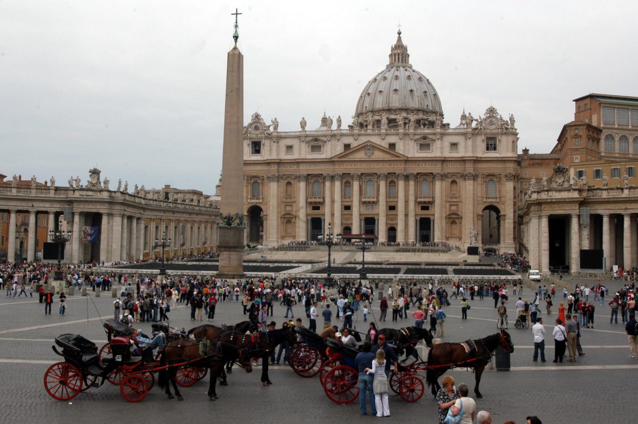 Festini gay e droga: lo scandalo in Vaticano tocca la Valtellina