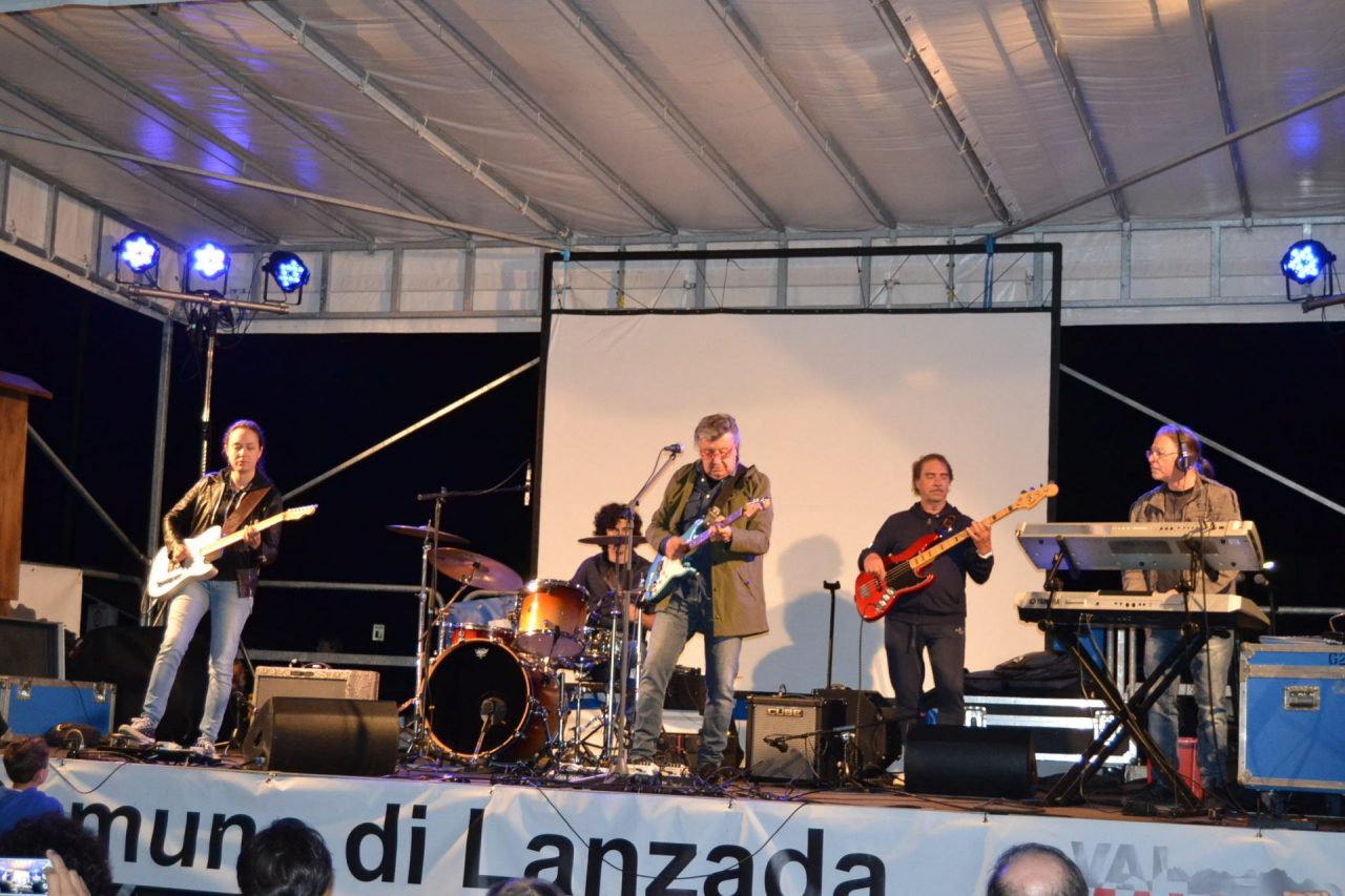 Trionfo di Bobby Solo a Lanzada – LE FOTO