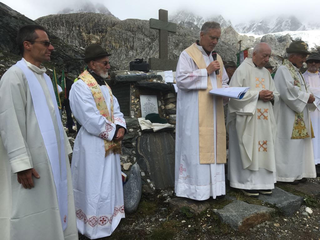 Una messa ricorda gli alpini morti allo Scerscen – LE FOTO