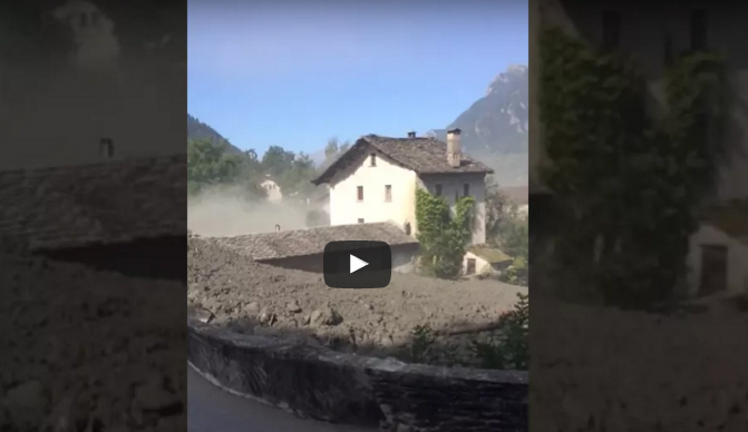 Case distrutte e famiglie evacuate, massima allerta per la frana in Val Bregaglia – Il Video