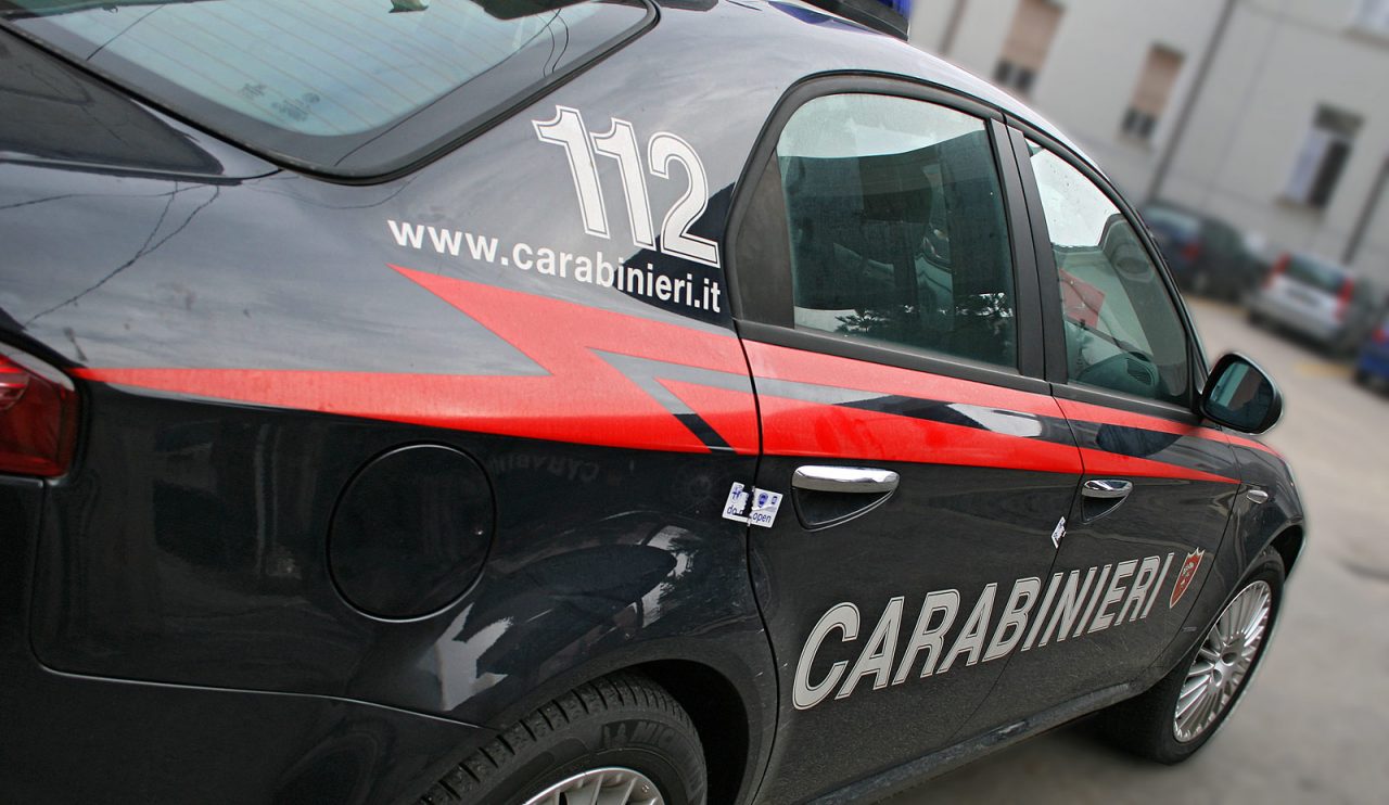 Sequestrato e seviziato da due giovani