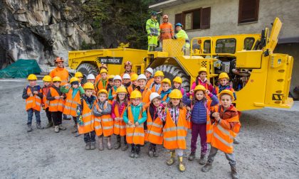 I bambini della scuola di Torre scoprono la miniera di talco - Le FOTO