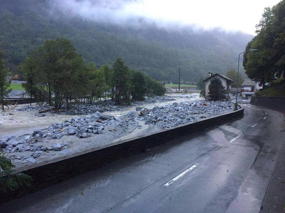 Frana Val Bregaglia: la strada per il Maloja riaprirà giovedì