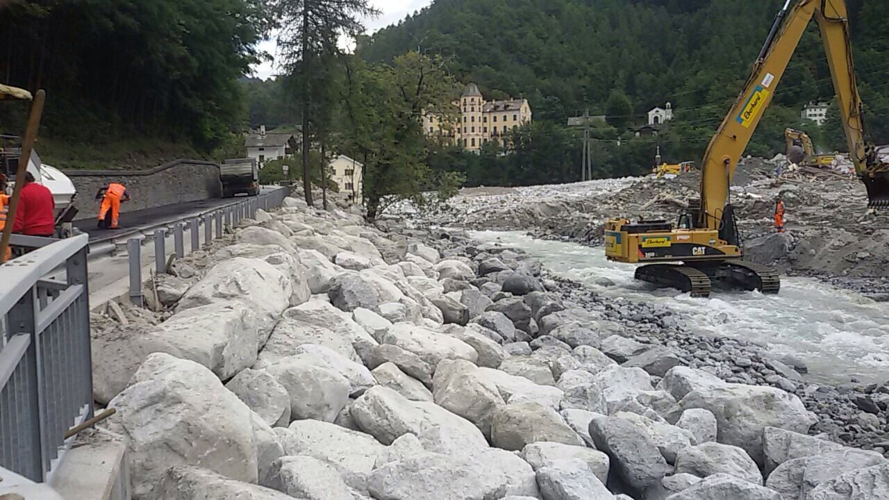 Frana Val Bregaglia: Soglio è raggiungibile anche di notte