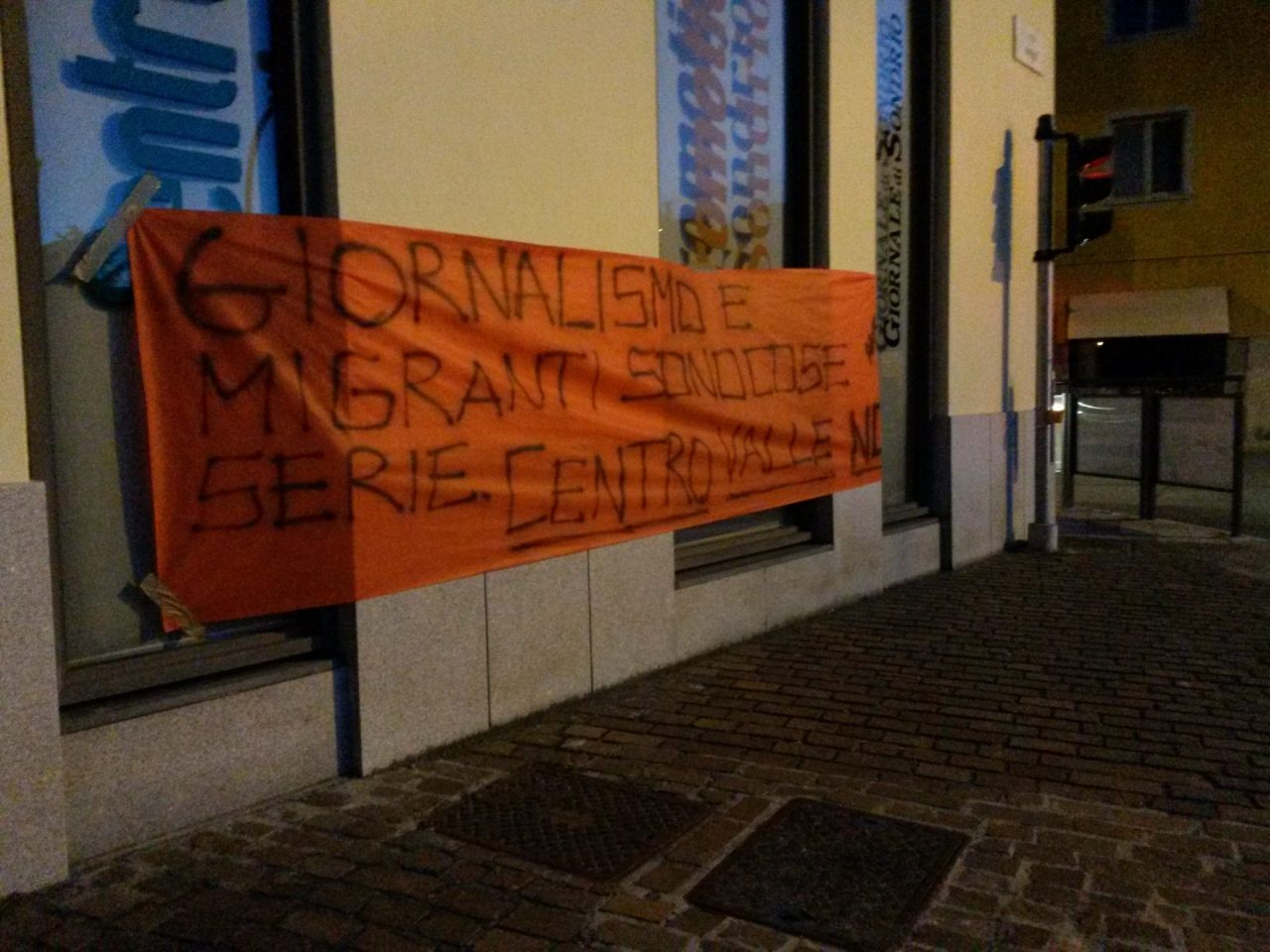 Caso castagne, striscione contro Centro Valle