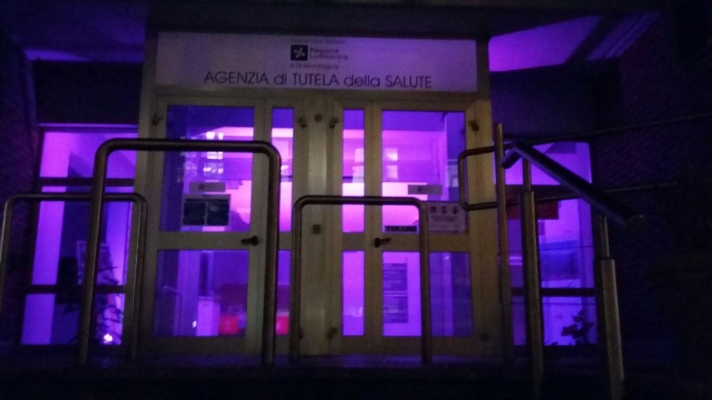 Mese in Rosa, anche la sede dell’Ats è rosa