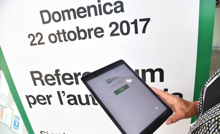 Referendum Lombardia: Maroni difende il voto elettronico il Pd lo attacca