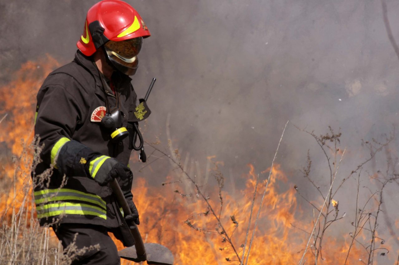 Incendi boschivi, stop all’allerta grazie alla pioggia
