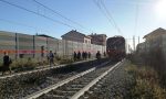 Tragedia in stazione donna si toglie la vita sotto il treno Milano-Tirano