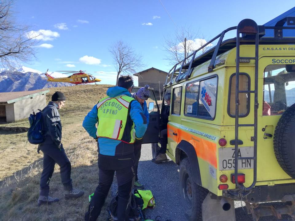Cade in alpeggio, interviene il Soccorso Alpino