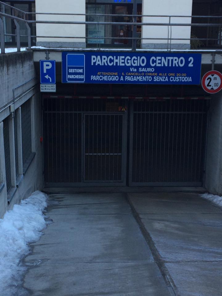 Caos parcheggi a Sondrio alla Vigilia di Natale
