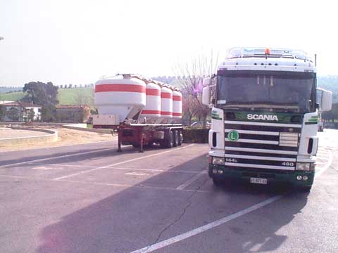 Firmato il contratto nazionale trasporto merci e logistica