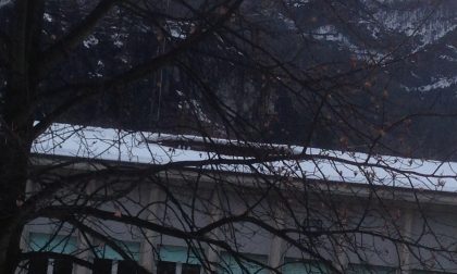 Crolla tetto di una scuola elementare a Chiavenna FOTO