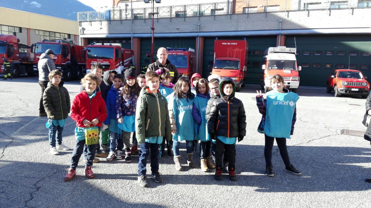 Santa Barbara Bambini e Unicef accolti dai pompieri