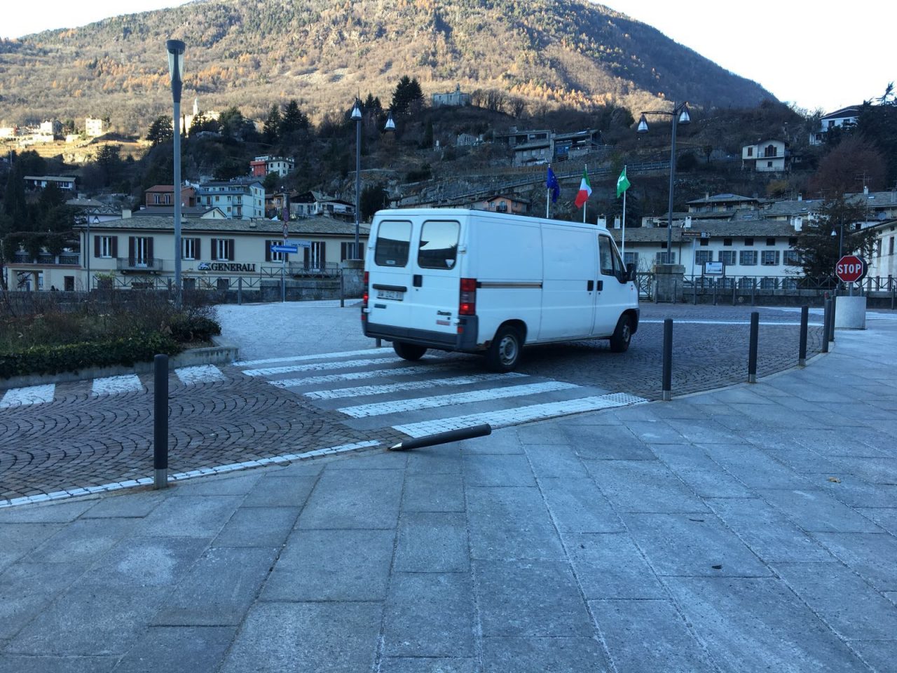 Auto su mercatini, convalidato l’arresto in carcere per il giovane