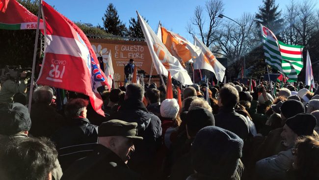 Manifestazione Como iniziato il comizio antifascista PD