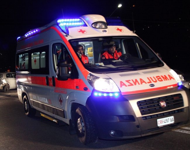 Scontro lungo la Statale 38, tre persone coinvolte