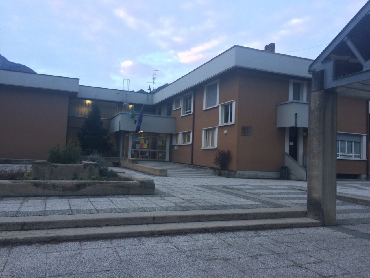 Rubati cinque computer dalla scuola elementare