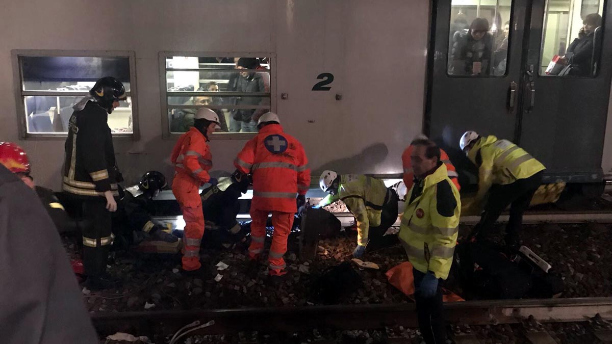 Travolto dal treno in stazione a Monza è ancora vivo RITARDI