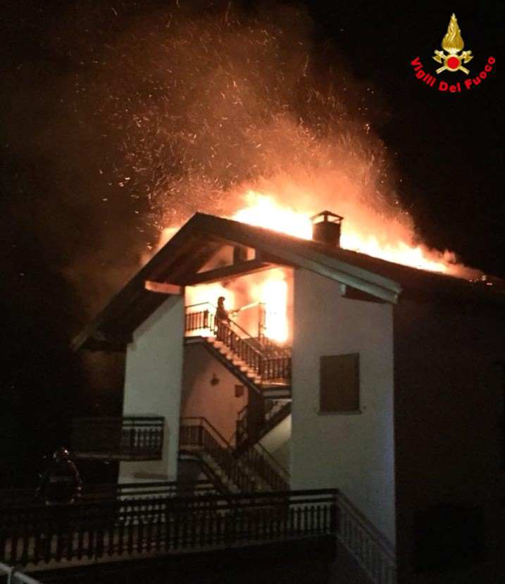 Casa bruciata a Tartano, carabinieri indagano sul rogo