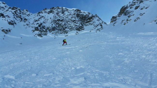 Valanga travolge una comitiva, quattro coinvolti