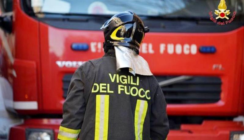 Autobus in fiamme in Valmalenco