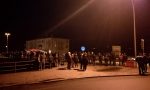 In centinaia a Morbegno per assistere al passaggio del trasporto eccezionale FOTO VIDEO