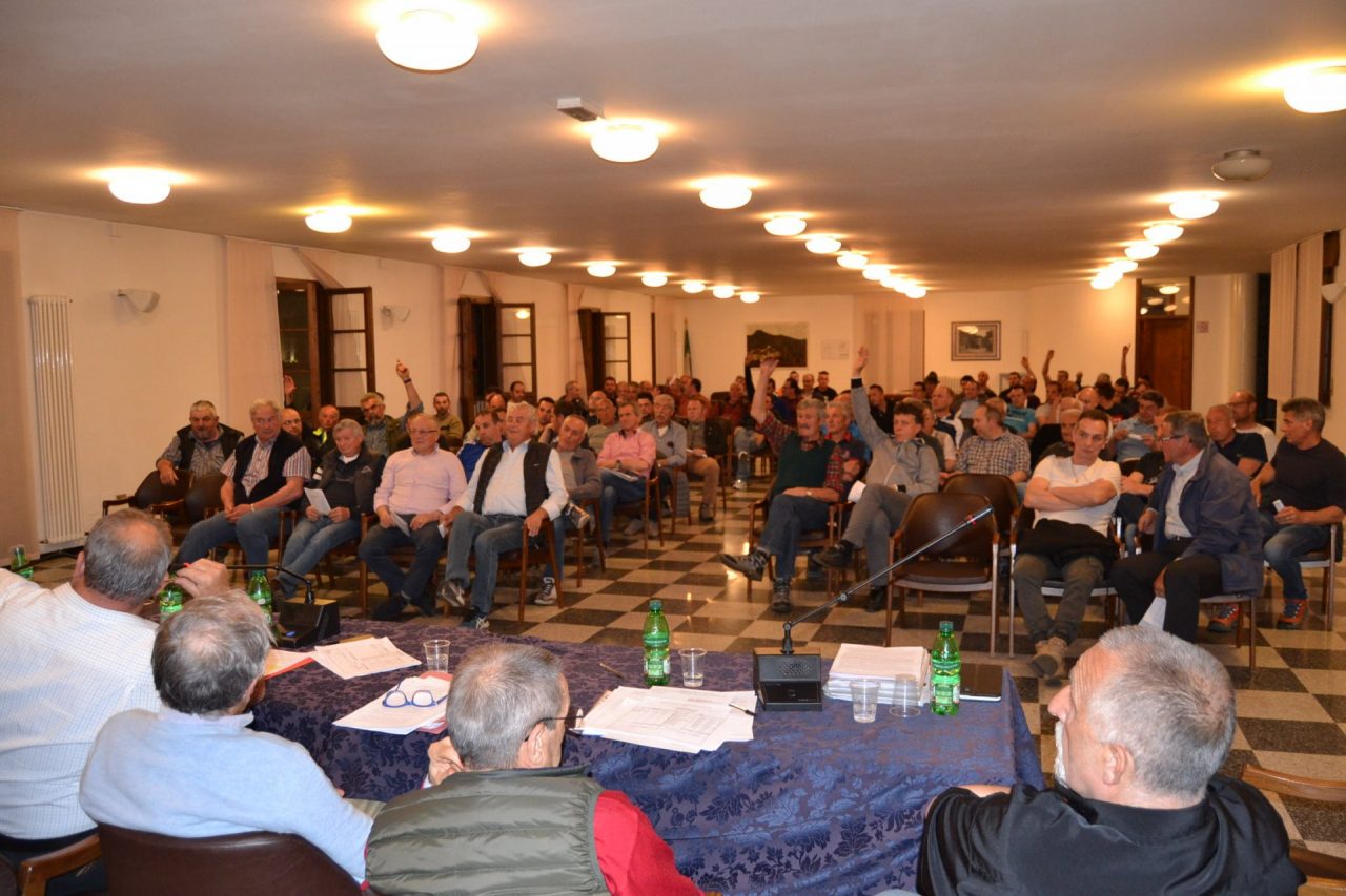 Caccia a Tirano, passa il bilancio
