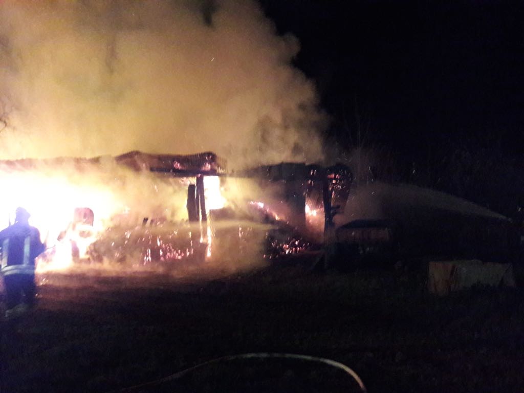 Spaventoso incendio a Tresivio VIDEO