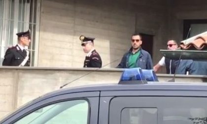 Massimo Bossetti esce dalla chiesa dopo il funerale VIDEO
