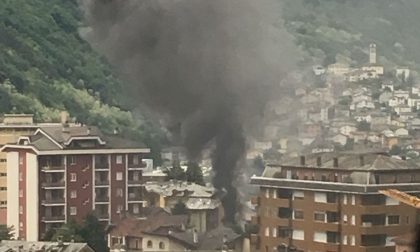 Panico a Chiavenna, Fumo e fiamme nel centro della città FOTO VIDEO