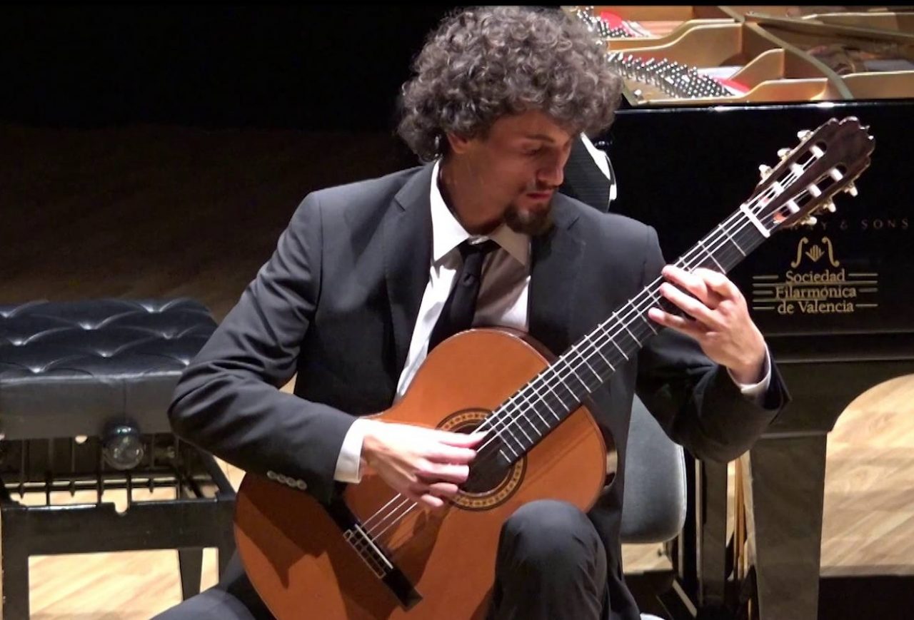 A Palazzo Malacrida recital del chitarrista Matteo Vitali