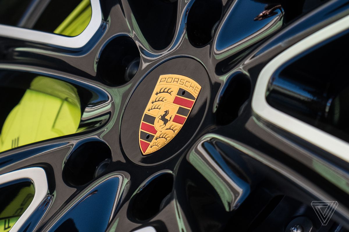 In Porsche senza assicurazione, auto sequestrata e multa salata