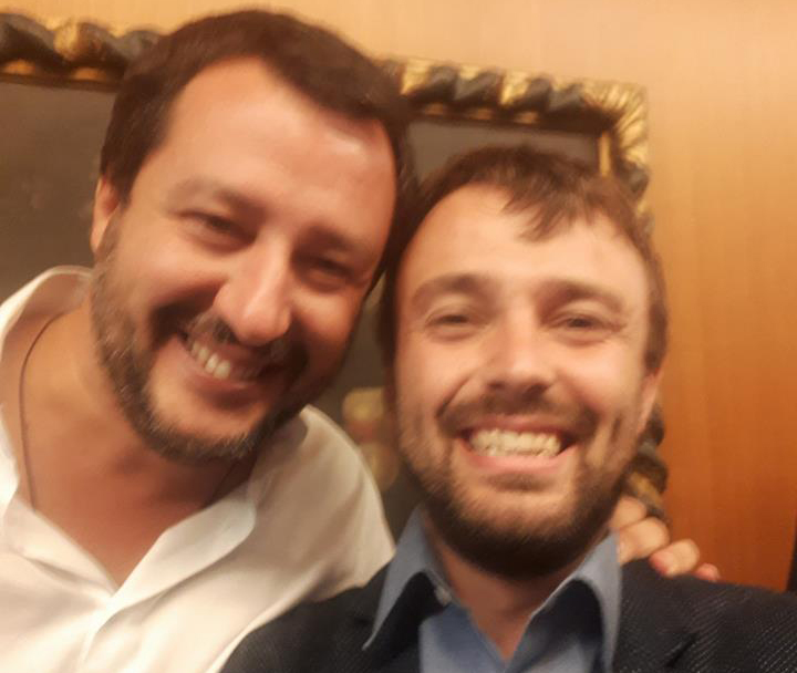 Matteo Salvini a Sondrio, scatta la febbre da selfie FOTO