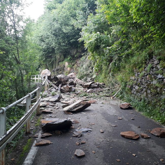 Frana in Valsassina, strada bloccata