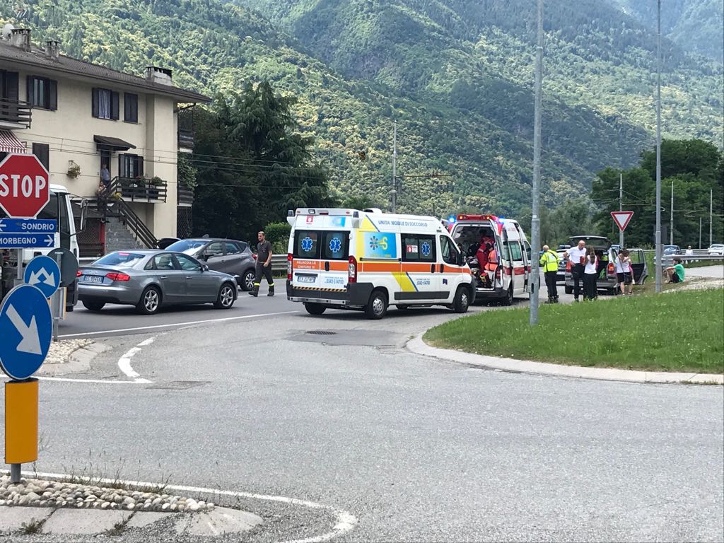 Incidente stradale sulla 38 a Postalesio, grave un ragazzo – VIDEO