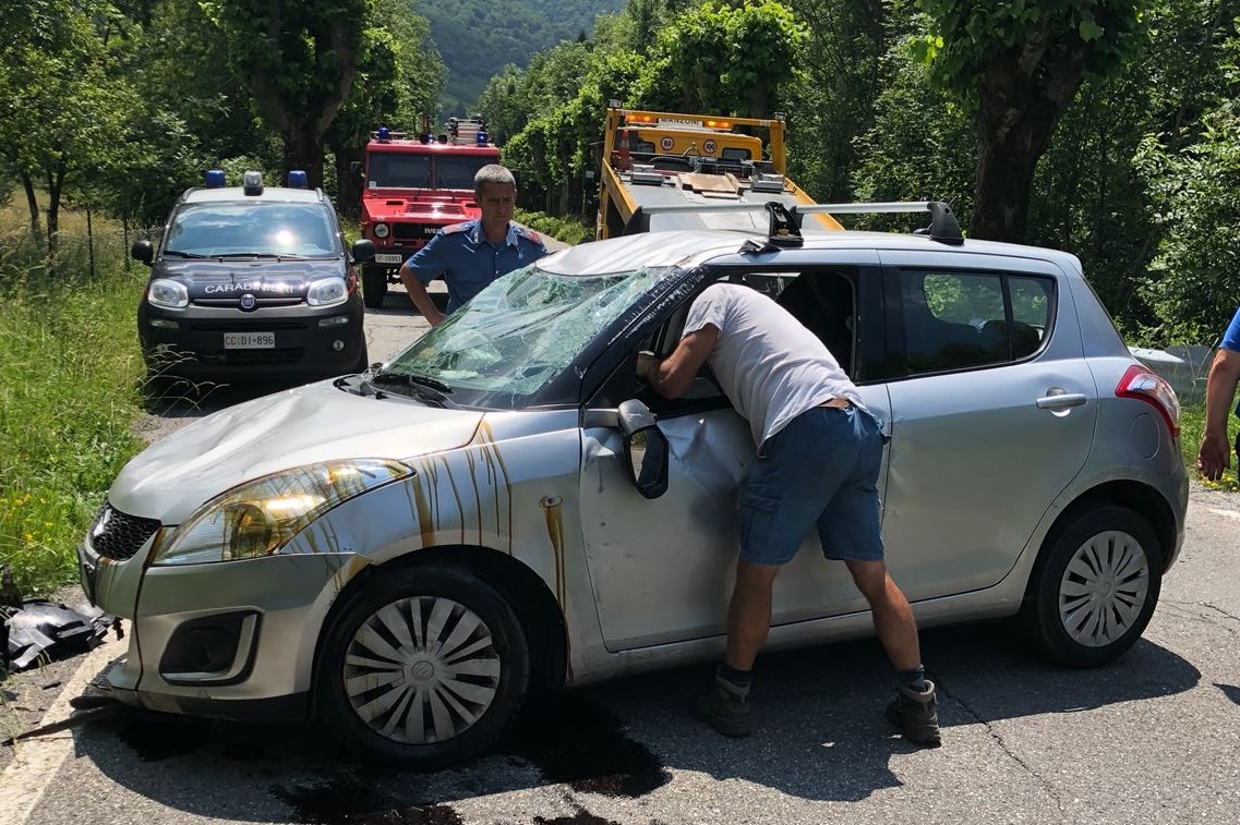 Ribaltamento in auto per un 75enne FOTO