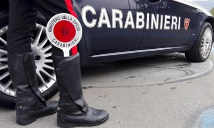 Molesta una donna e minaccia i carabinieri con una roncola: arrestato
