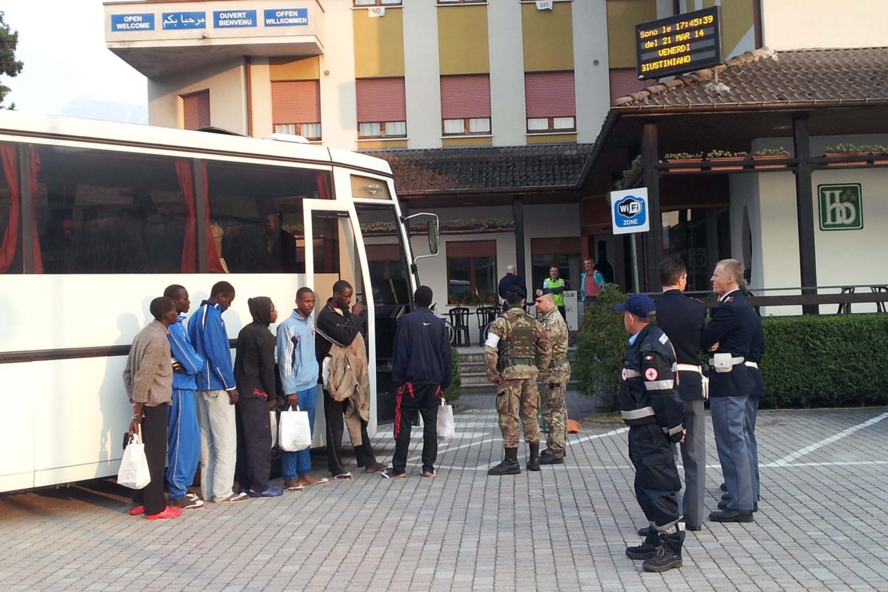 I profughi in Valtellina costano 9,5 milioni all’anno
