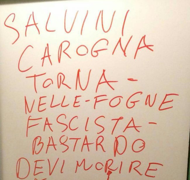 Vandali in azione contro Matteo Salvini