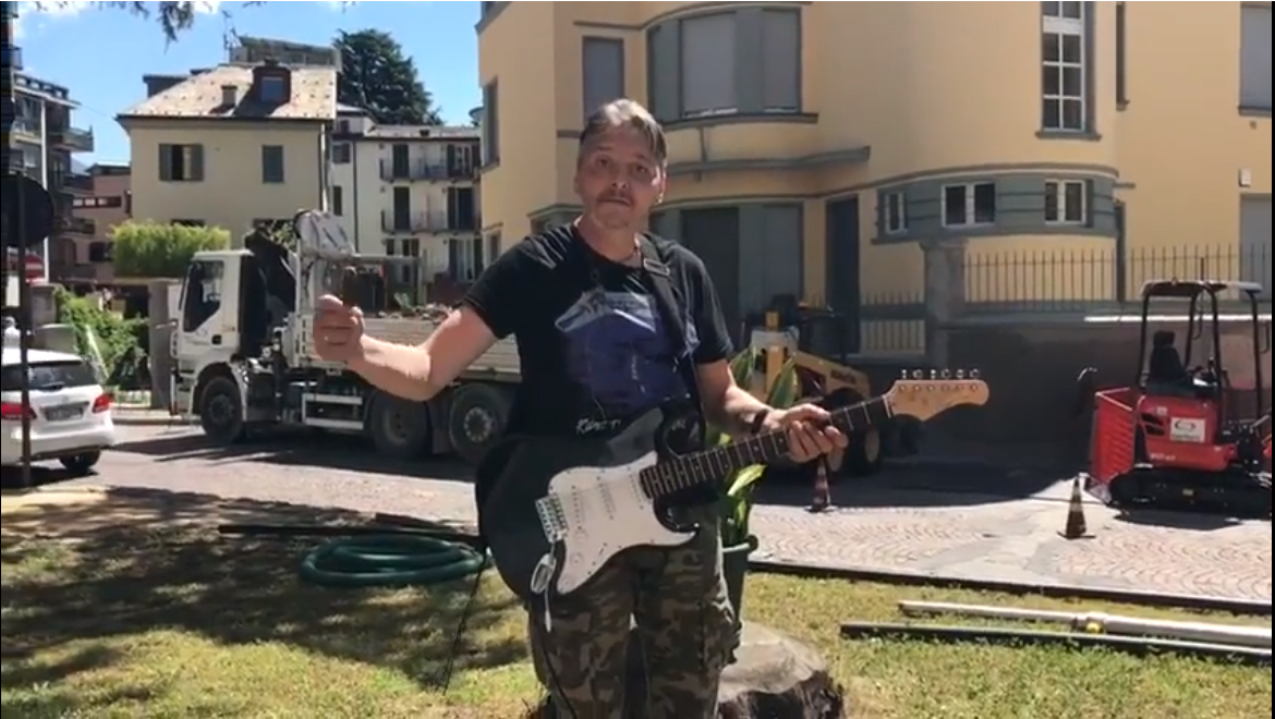 Dalla strada il messaggio di Pier ai giovani VIDEO