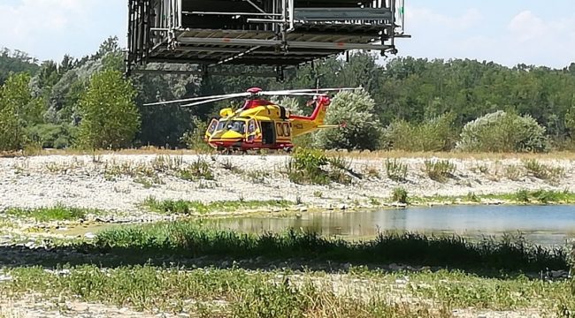 Tragedia a Turbigo: muore annegato per salvare figlia e nipote