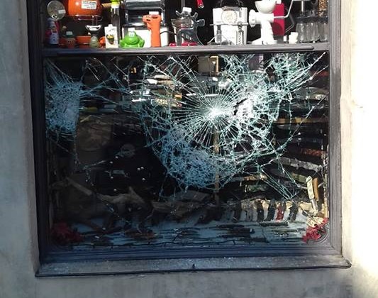 Vandali in azione in centro