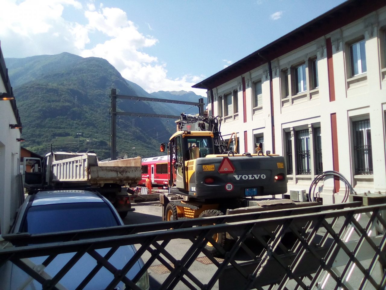 Tirano, polemiche per lavori in piazza